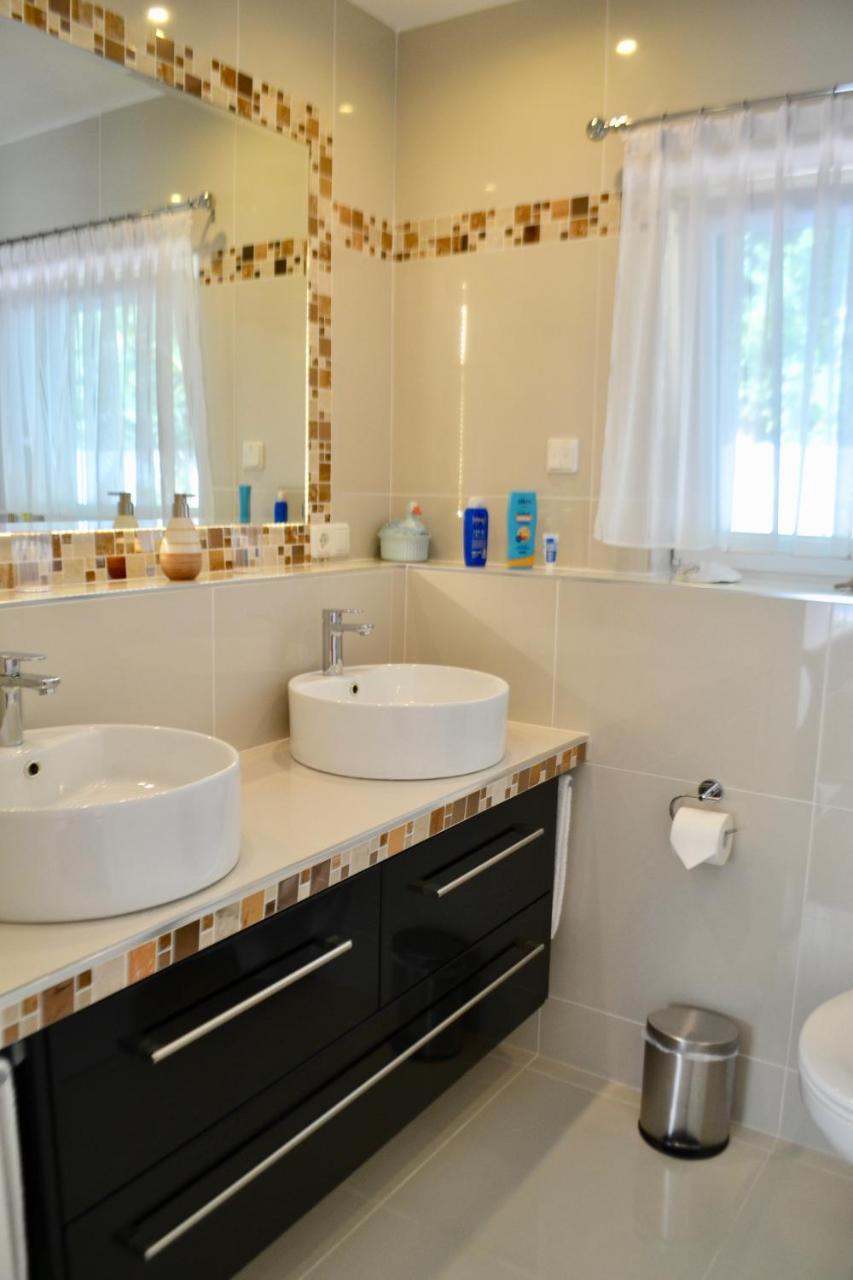 Grenadilla (Adults Only) Apartment คอนสแตนเทีย ภายนอก รูปภาพ