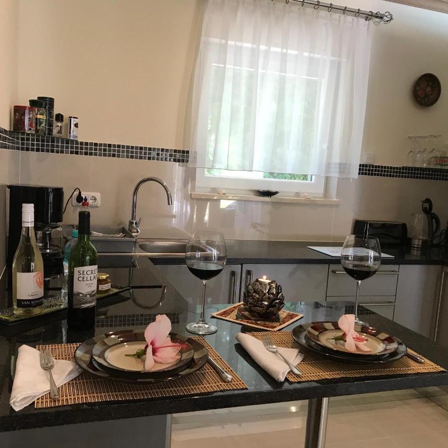 Grenadilla (Adults Only) Apartment คอนสแตนเทีย ภายนอก รูปภาพ